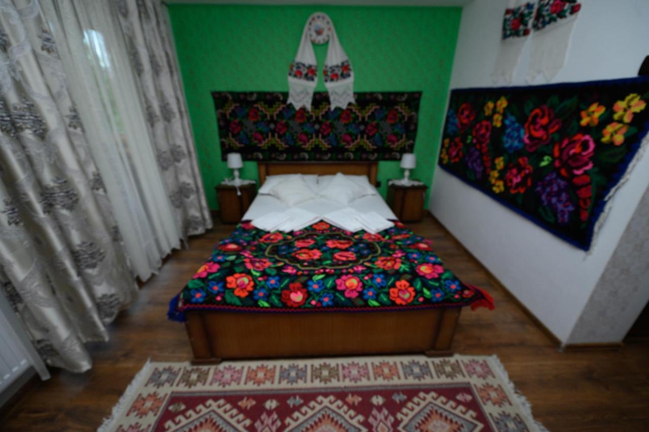 Pensiune Pastravarie La Pintea Haiducu Deseşti Exterior foto